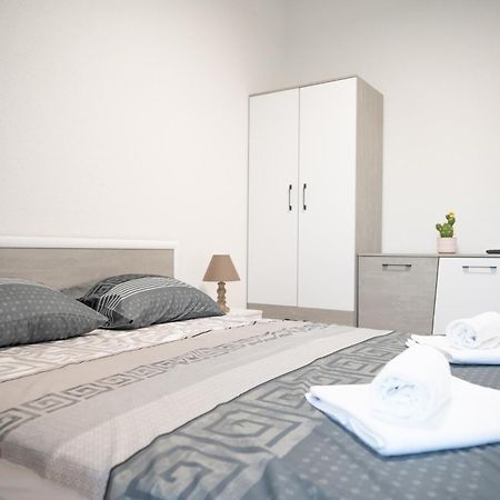 New 1 Bedroom Apt In Skopje City Center - Free Parking Exterior photo